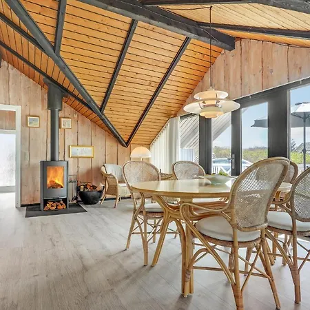 Holiday home 3 Bedroom Beautiful In Romo